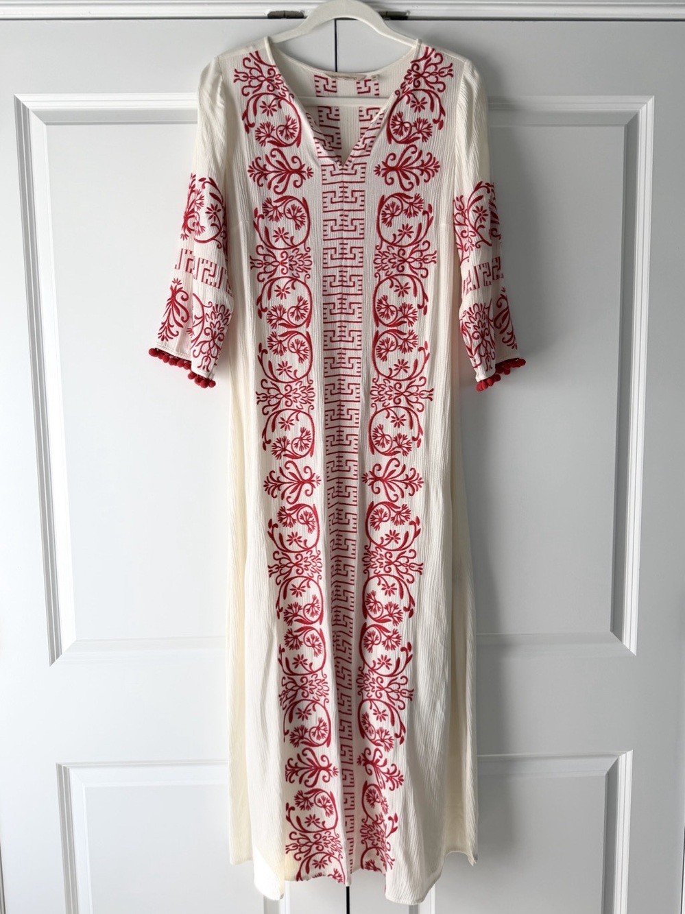 Soft Surroundings Sylvia Embroidered Maxi Kaftan Dress in White & Red Size XS